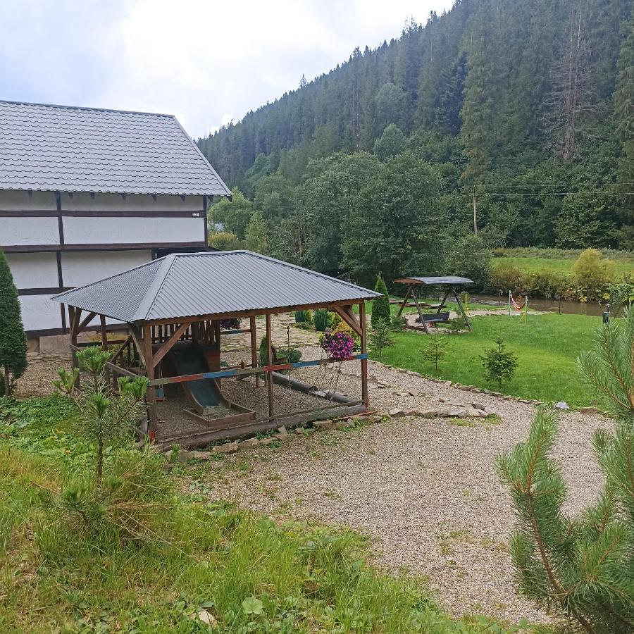 Khatyna U Dolyni Slavske Buitenkant foto