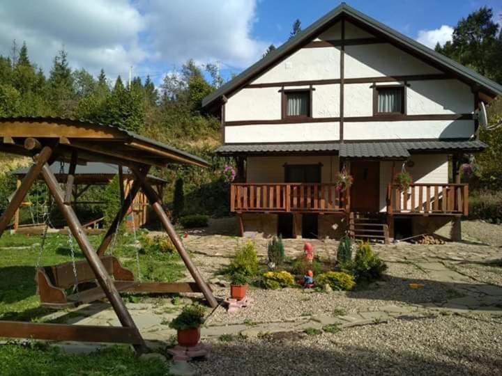 Khatyna U Dolyni Slavske Buitenkant foto